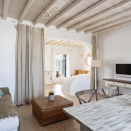 Hola Mykonos Vila Kalafatis